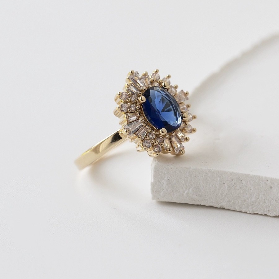 European American Best-selling Exquisite Oval-cut Zircon Diamond Ring, Fashionable And Elegant Sapphire Flower-shaped_voghion.com