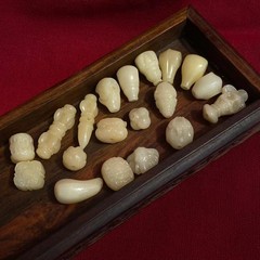 文はラクダの骨の牛の骨の三通を遊んで玉のdiyを配合して白の材料を飾って材料の小さい部品を潤して卸売りします。