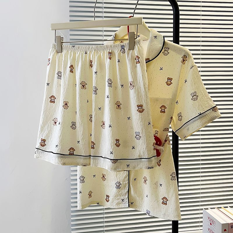 Pijamas al por mayor transfronterizos pantalones cortos de manga corta de verano para mujer cardigan de dibujos animados sueltos que se pueden usar afuera