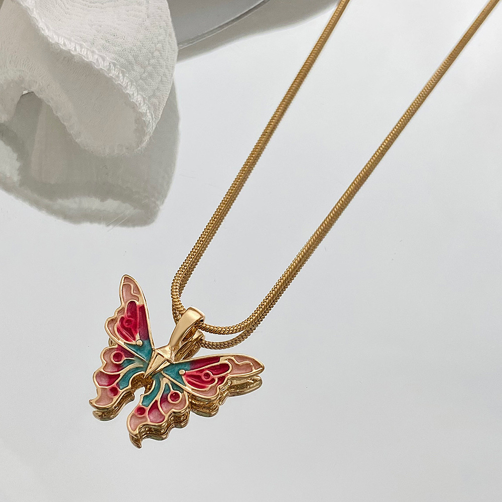 Women'S Gender Retro Butterfly Alloy Women's Pendant Necklace 1 Piece