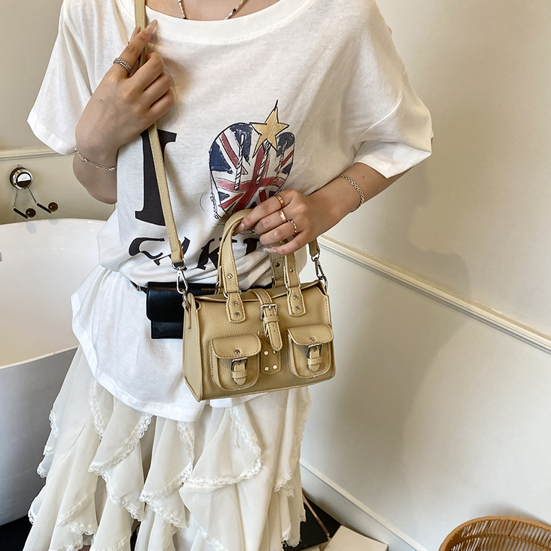 Bolso de axila de bolsillo múltiple de locomotora retro de gran capacidad de nicho, nuevo bolso cuadrado pequeño de mensajero de un solo hombro de viajero de la chica caliente