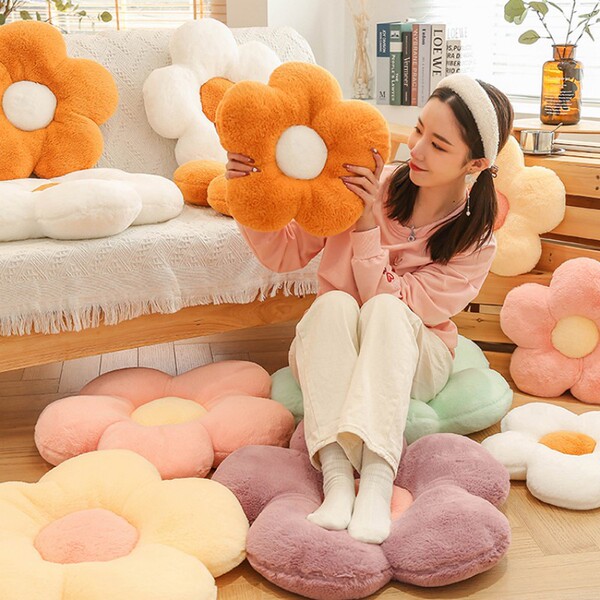 Pillow solar-powered
