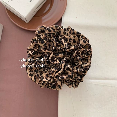 Little Wild Leopard Hydrangea Hair Saç üçün rezinlər - light-leopard-print-hydrangea-hair-tie