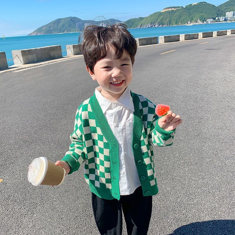 儿童针织开衫2026春秋款男女宝宝棋盘格韩国童装格子毛衣洋气外套