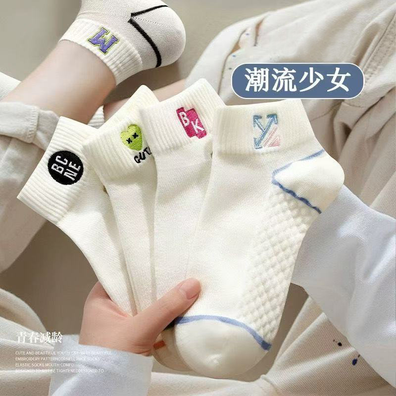White socks ladies socks summer sweat-absorbent deodorant non-slip sports cute low-side boat socks women do not fall with wholesale