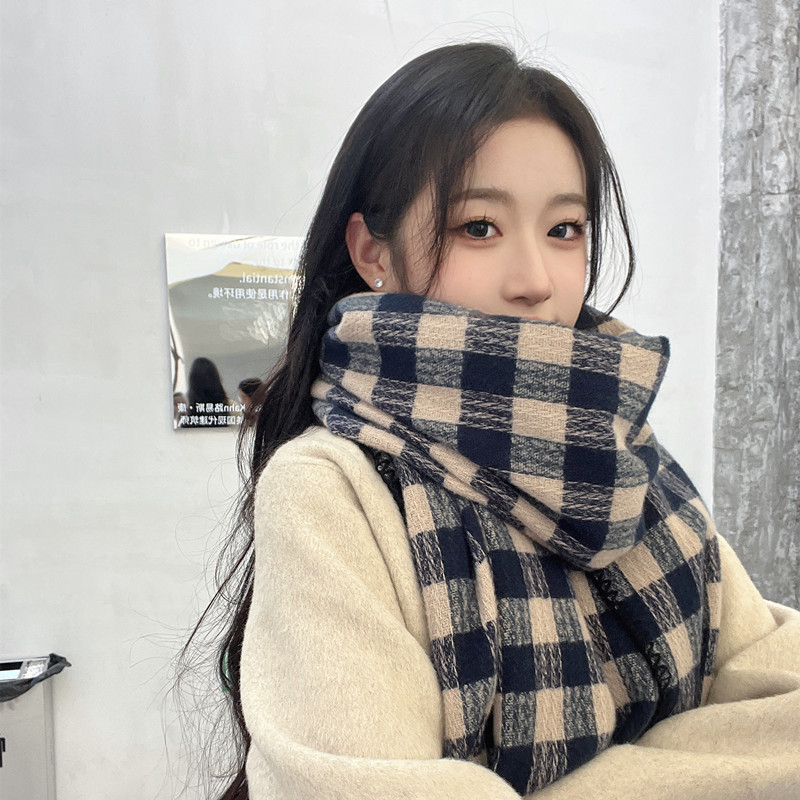 Women's Retro Plaid Polyester Scarf display picture 4