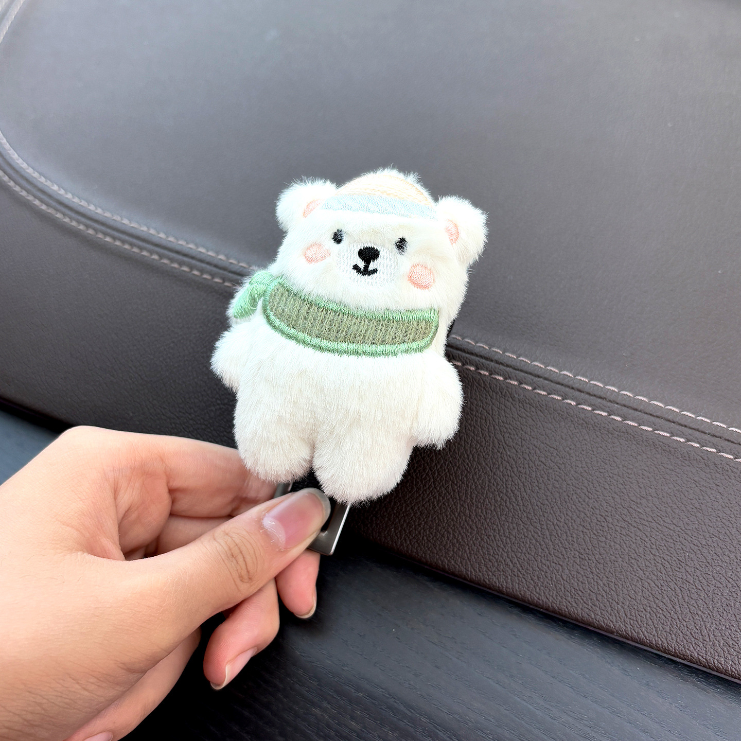 Junpin – Car Seat Other Automotive Safety Supplies - green-scarf-hat-bear-extender-single