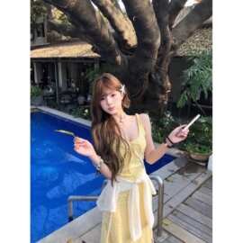 黄色碎花系带吊带连衣裙女夏季法式甜美收腰a字长裙修身包臀裙子
