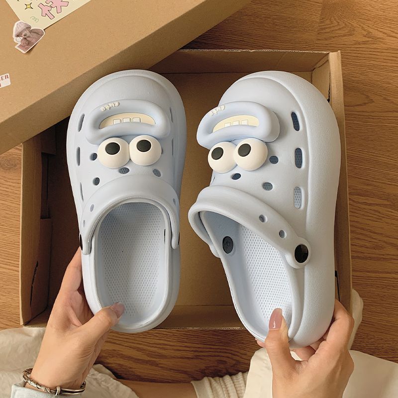 Thick-Soled Clogs for Women, Summer 2025, Closed-Toe Sandals, Cute Cartoon Outdoor Beach Slip-On Slippers, Wholesale