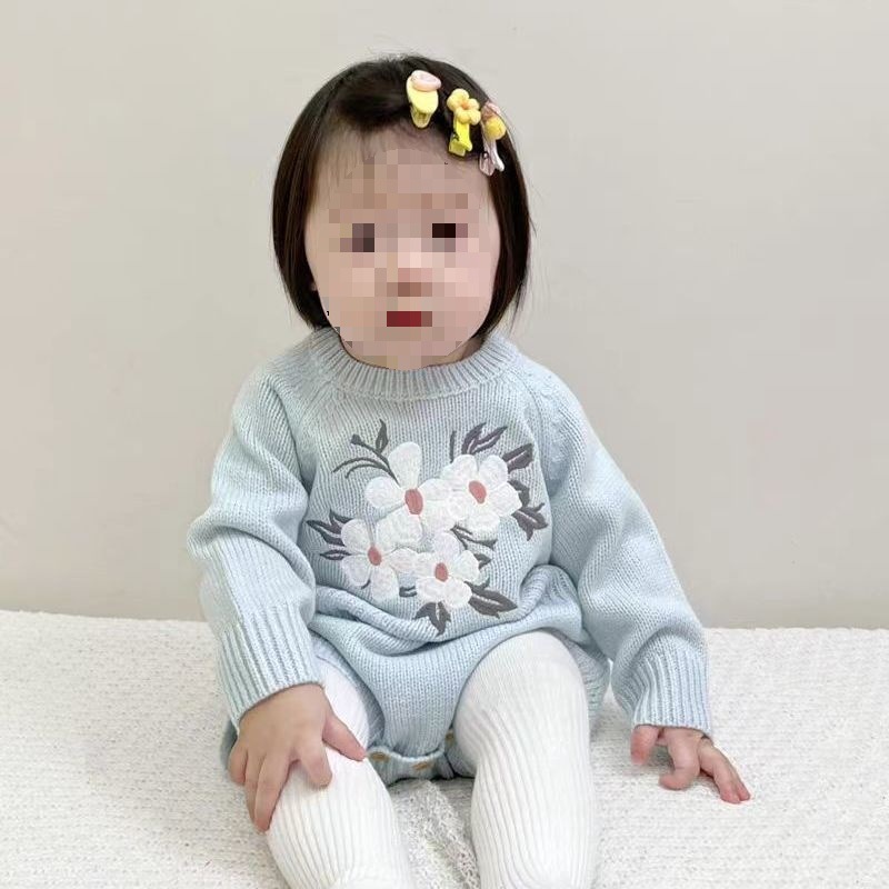 歳の赤ちゃんの春の服は子供のお尻の服を着ます。|undefined