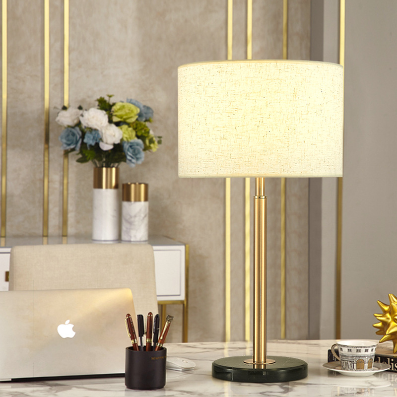 Lámpara de mesa de tela estilo americano, lámpara LED sencilla para hotel, lámpara de mesa para habitación de huéspedes, lámpara de estudio creativa, nueva lámpara de mesa para sala de estar