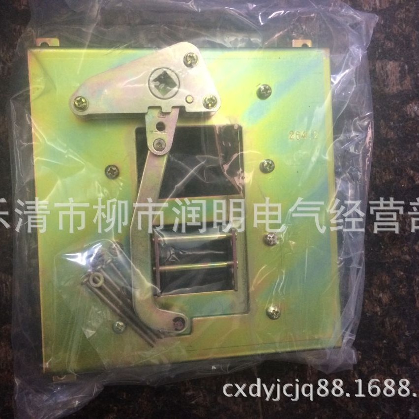 配正泰塑壳断路器NM1，NM1E,NM6，NM7，NM8，NM8S中心操作机构CZ2