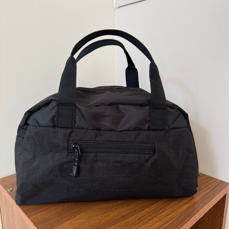 In-Stock Mont-Bell Lightweight Water-Resistant Bowling Bag for Outdoor Commuting, Single Shoulder Crossbody Bag In-Stock Mont-Bell Lightweight Water-Resistant Bowling Bag for Outdoor Commuting, Single Shoulder Crossbody Bag