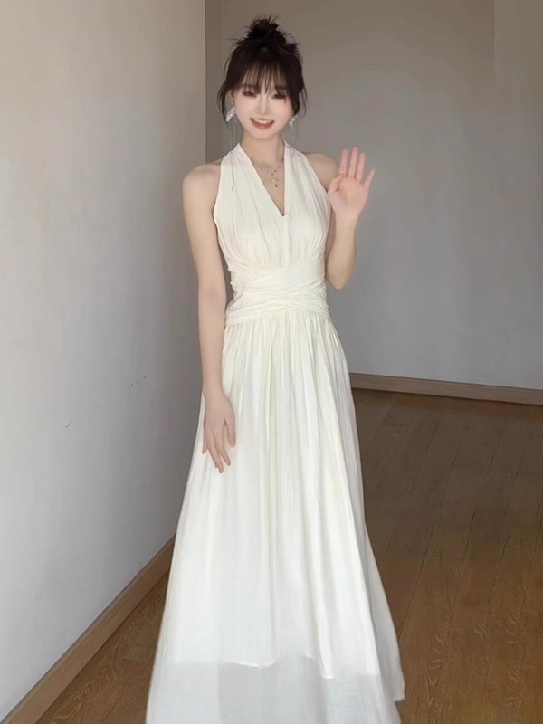法式气质白色v领挂脖吊带连衣裙子女2025夏季新款海边度假风长裙|undefined