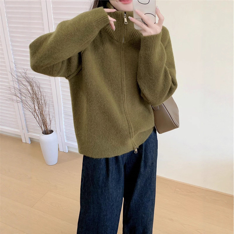 Korean Style 2026 Autumn and Winter New Sweater Jacket for Women, Simple Loose Fit, Stand Collar, Zippered Knit Cardigan Top for Women Korean Style 2026 Autumn and Winter New Sweater Jacket for Women, Simple Loose Fit, Stand Collar, Zippered Knit Cardigan Top for Women