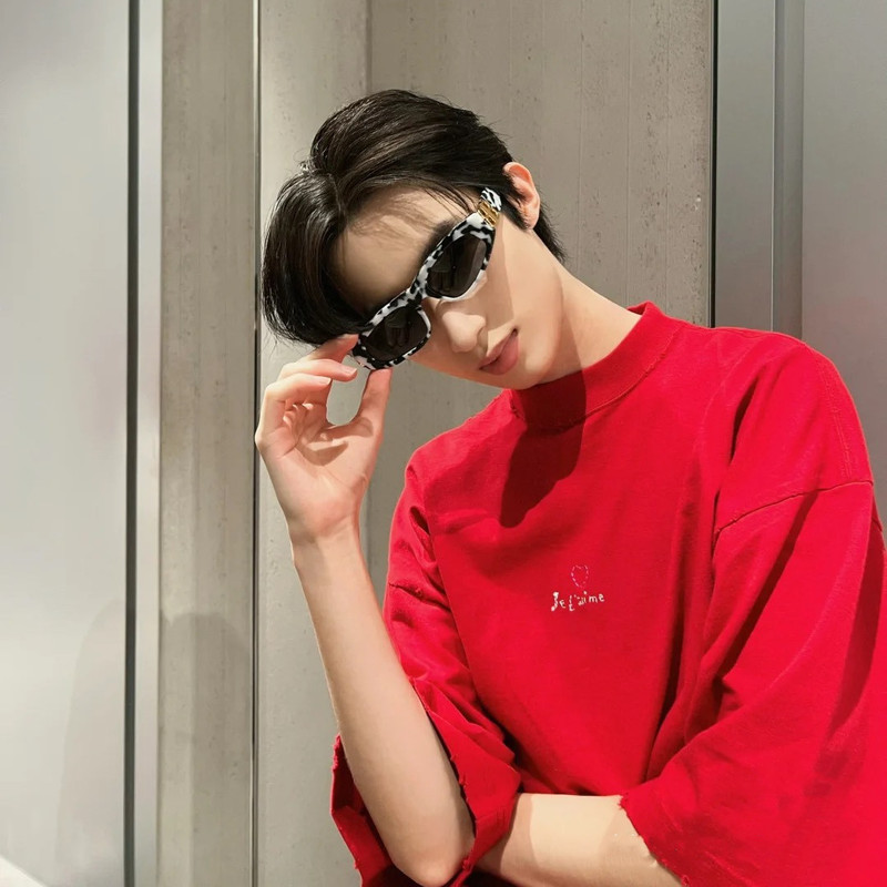 Correct Version 2024 Summer New Model B's Valentine's Day Limited Heart Letter Embroider Men's and Women's Short-Sleeved T-Shirt Bottoming Shirt Correct Version 2024 Summer New Model B's Valentine's Day Limited Heart Letter Embroider Men's and Women's Short-Sleeved T-Shirt Bottoming Shirt