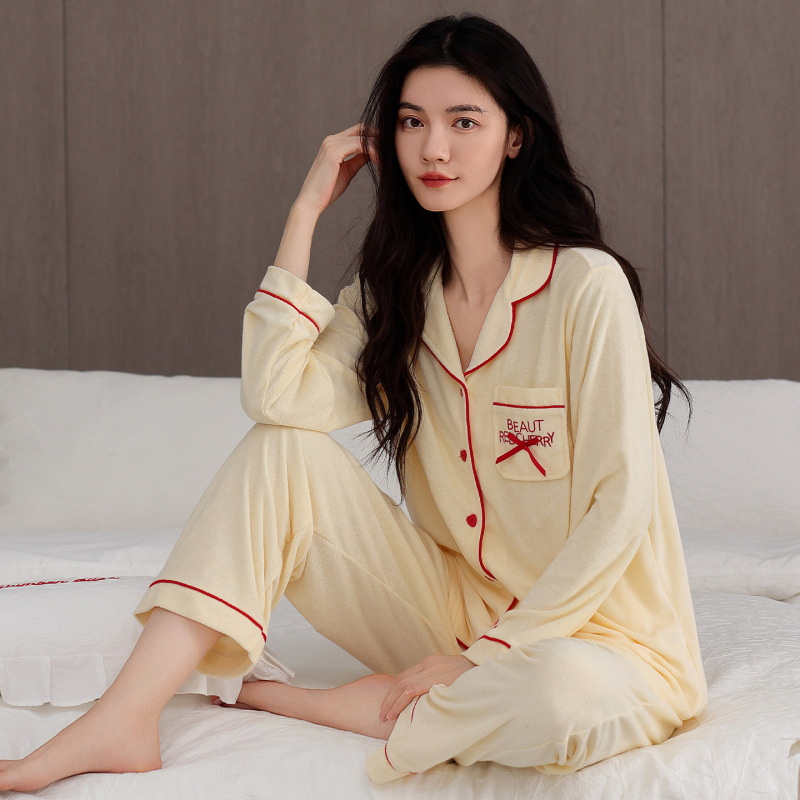 2025 New Sweet Lapel Pajamas Women's Autumn and Winter Style Terry Cloth Moisture-Wicking Long Sleeves and Trousers Home Clothes Set 2025 New Sweet Lapel Pajamas Women's Autumn and Winter Style Terry Cloth Moisture-Wicking Long Sleeves and Trousers Home Clothes Set