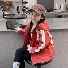 女童外套秋款新款儿童韩版户外连帽冲锋衣中大童时髦休闲风衣洋气