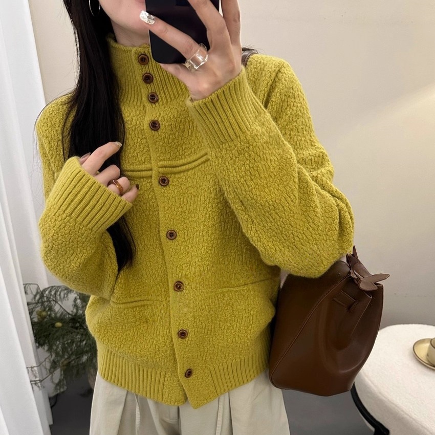 自留推荐款~慵懒风木扣肌理纹保暖毛衣2025秋冬新款休闲针织开衫