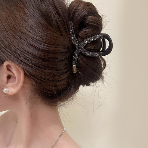 Low hair volume? Try this! High-end water diamond claw clip hair shark clip hair accessory, elegant half-up hairpin for girls.