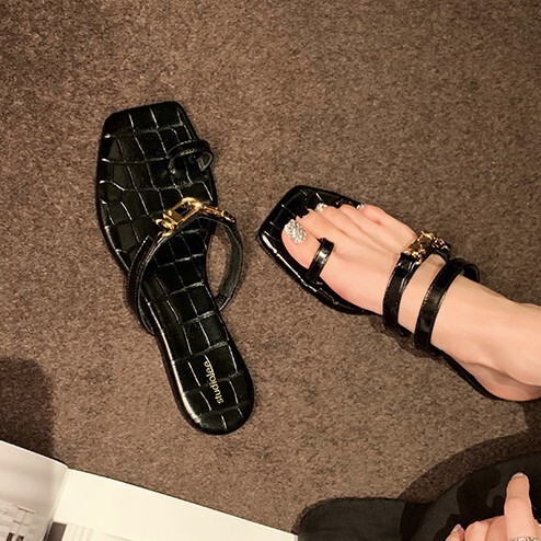 In-Stock Version~Grape Mom's Same Style Square-Toe Gold Buckle Double Strap Crocodile Pattern Slip-On Slippers Women's Flat Sandals In-Stock Version~Grape Mom's Same Style Square-Toe Gold Buckle Double Strap Crocodile Pattern Slip-On Slippers Women's Flat Sandals