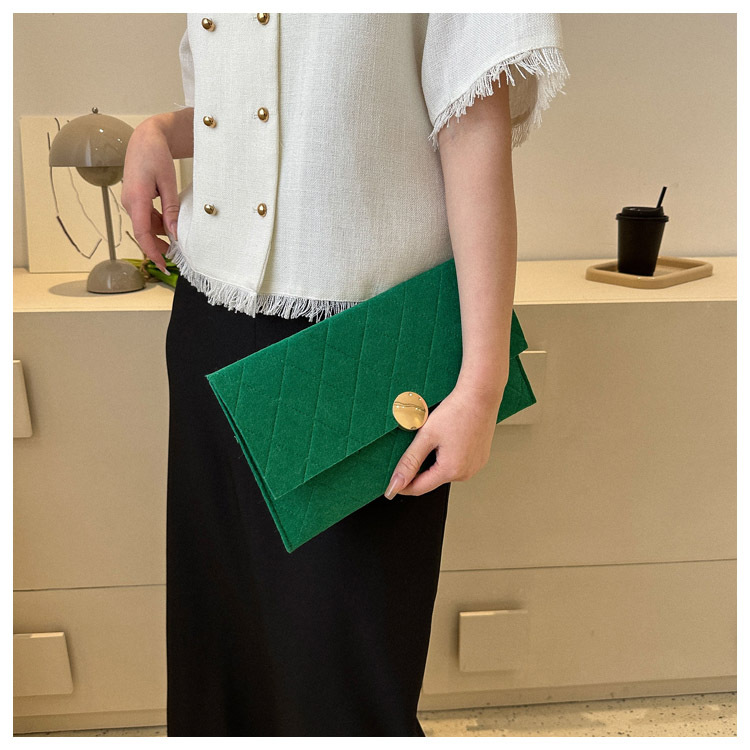 Black Rose Red Green Felt Solid Color Lingge Metal Button Square Evening Bags display picture 2
