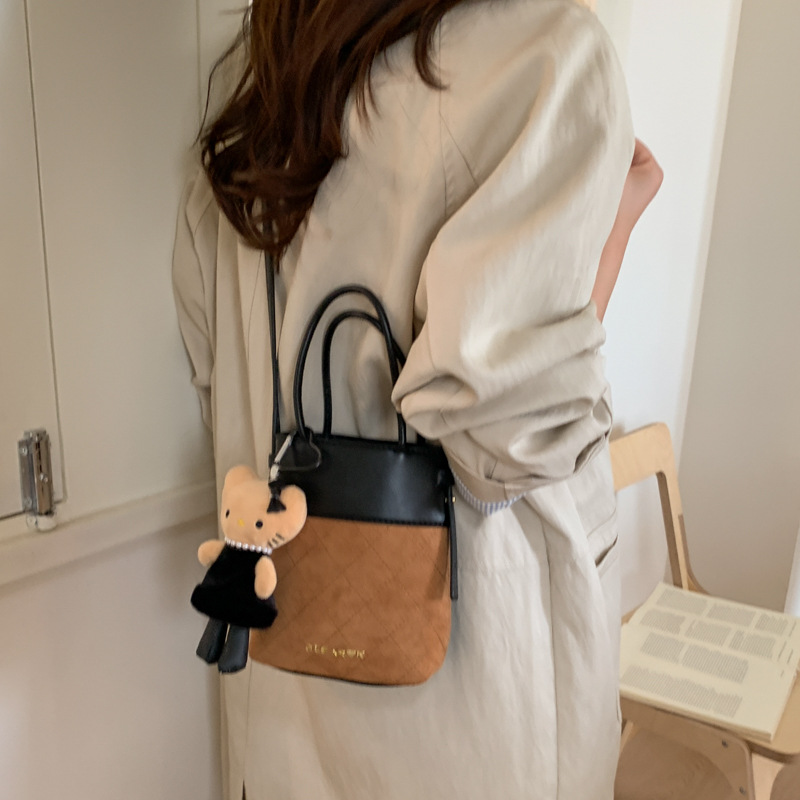 Bolsa de mano transfronteriza de diamante universal bolso de cubo de agua mujer otoño y invierno 2025 nuevo estilo de alta calidad bolso de hombro bolso de viaje