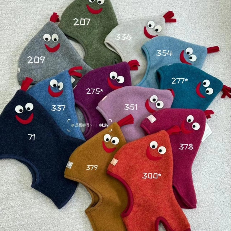 Rooster Hat Made of 100% Wool (Eyes May Be Round or Not Round, Sent Randomly)