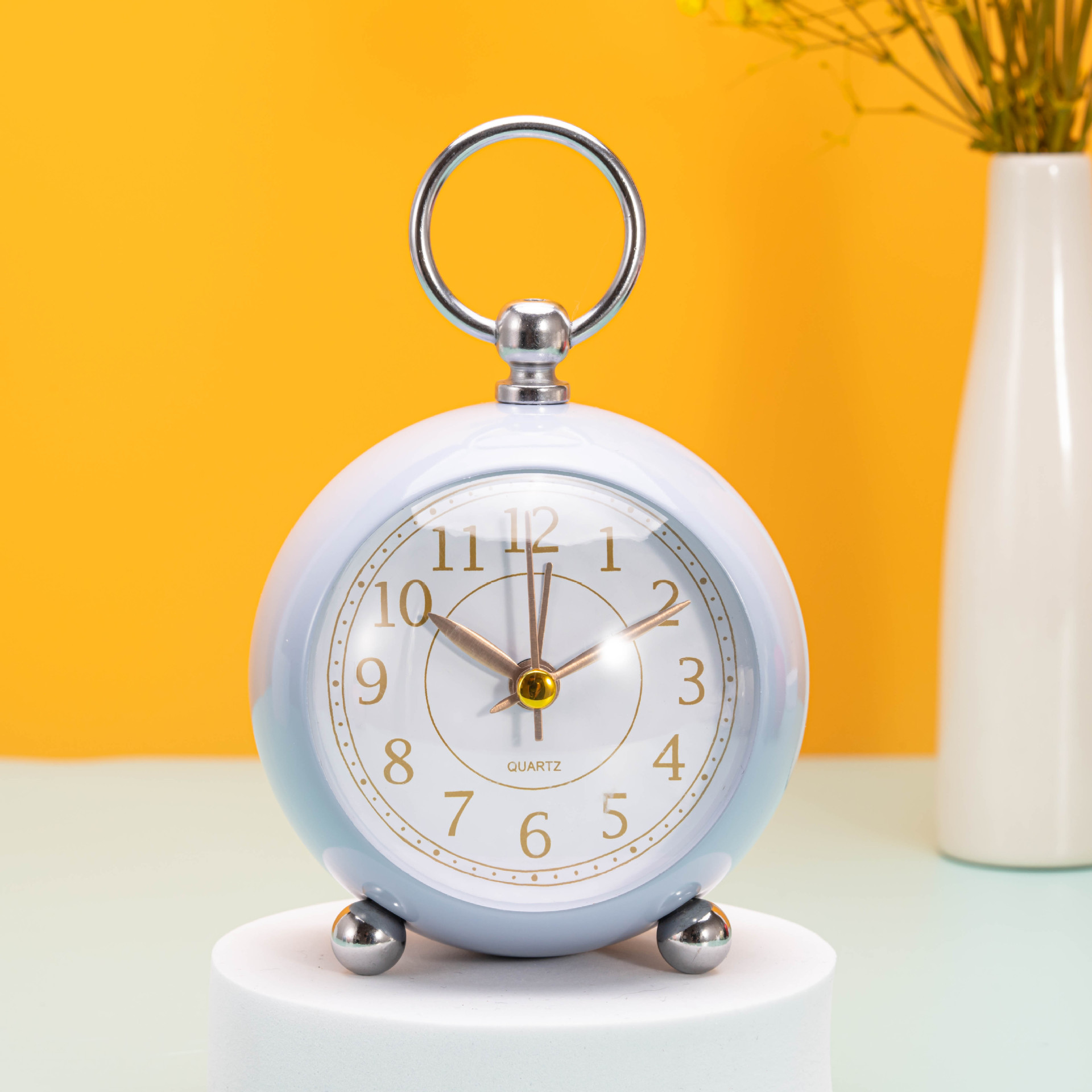 Fábrica al por mayor metal nórdico creativo simple despertador decoración sala de estar dormitorio estudiante niños despertador electrónico