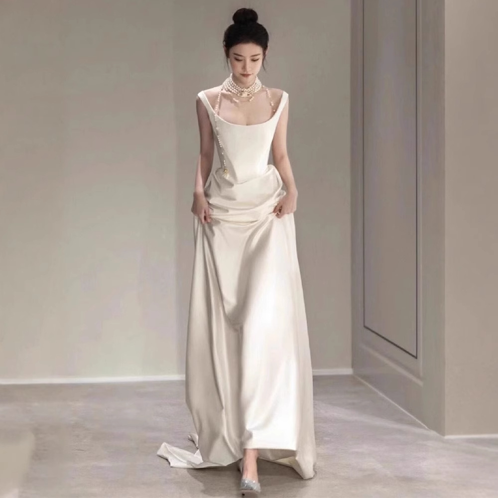 Abito da sposa in raso con spalline stile francese elegante_voghion.com