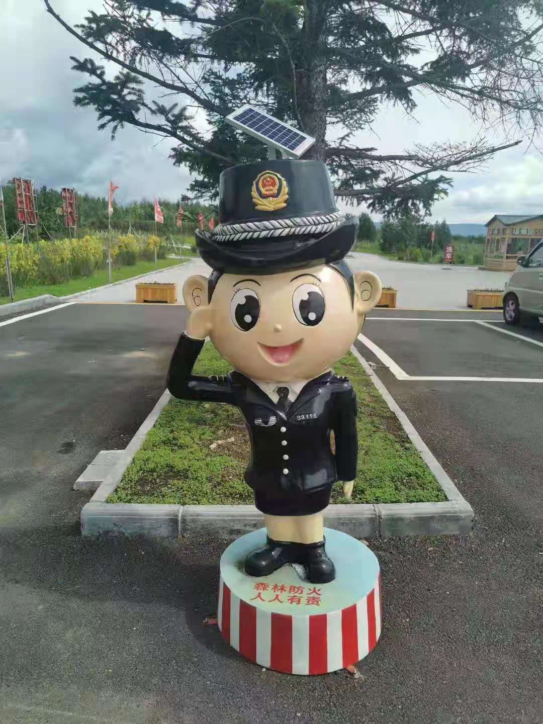 玻璃钢卡通警察女 (2).jpg