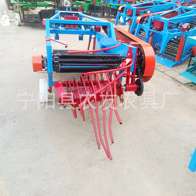 2023新款刨花生机80CM 卷帘式花生收获机 拖拉机后置拔花生机果