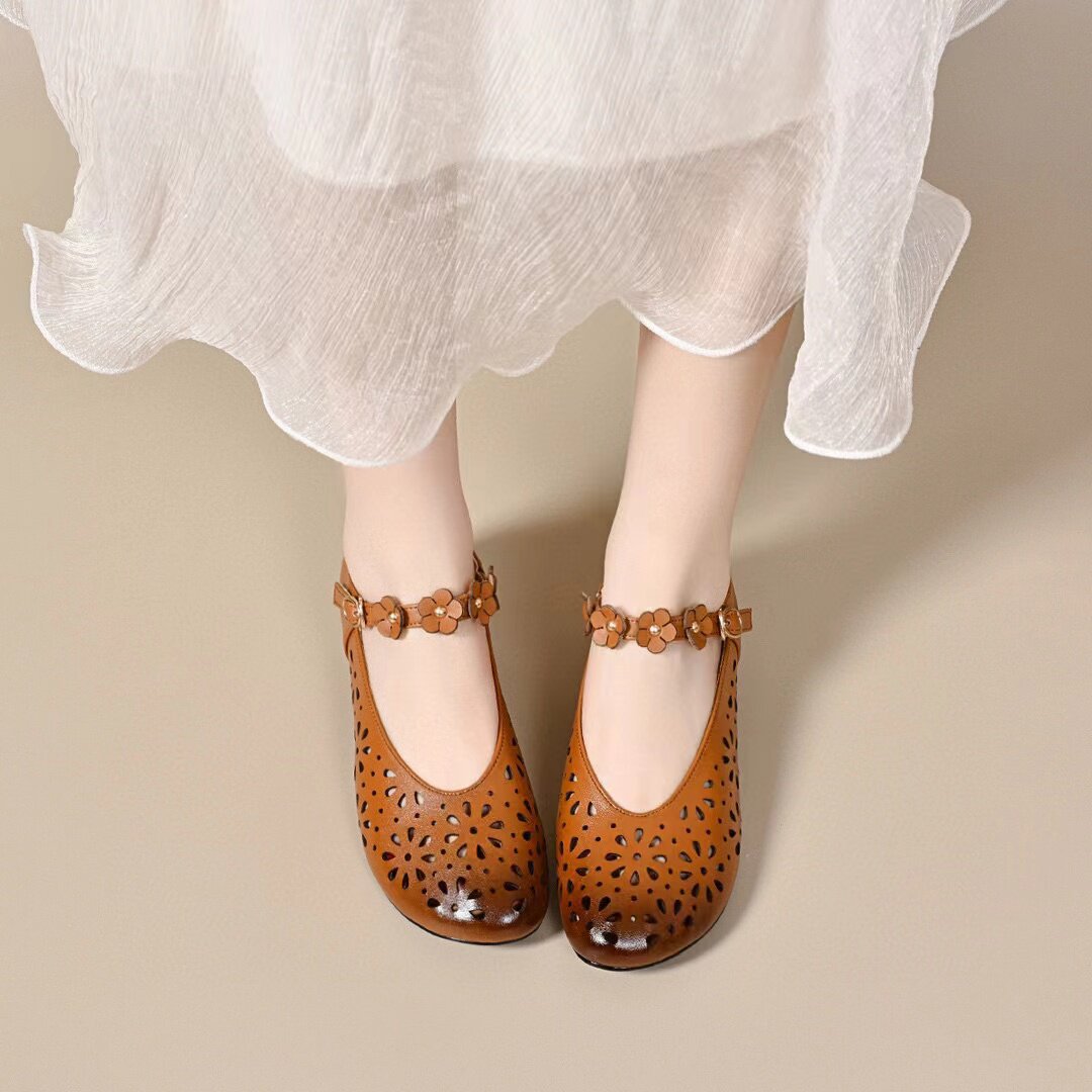 Sandal nữ da thật mũi tròn phong cách retro, gót thấp quai ngang — màu đen