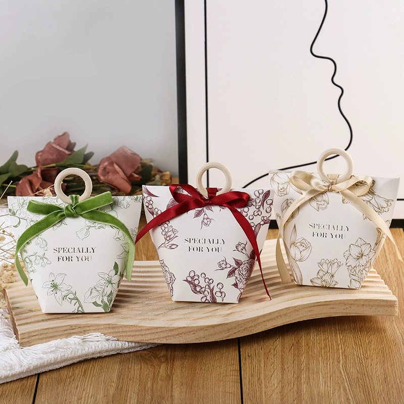 Минималистичная коробочка для свадебных конфет, свадебный мешочек для конфет с ручкой, расписная коробочка для конфет с золотым тиснением, подарочная коробка в стиле Xiaohongshu, легкая роскошь и праздничность.