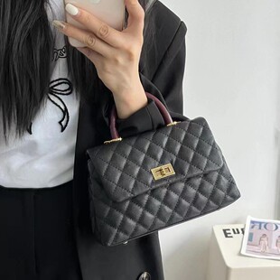 �羳�~���uţƤС��co������w�ֱ�����������Ƥ��y���朗l��Ů