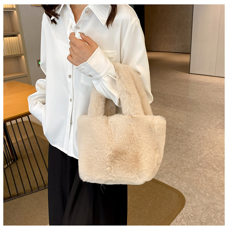 New handbag for women in 2024 with a high-end feel, solid color plush bag, fashionable and versatile handbag, cute_voghion.com