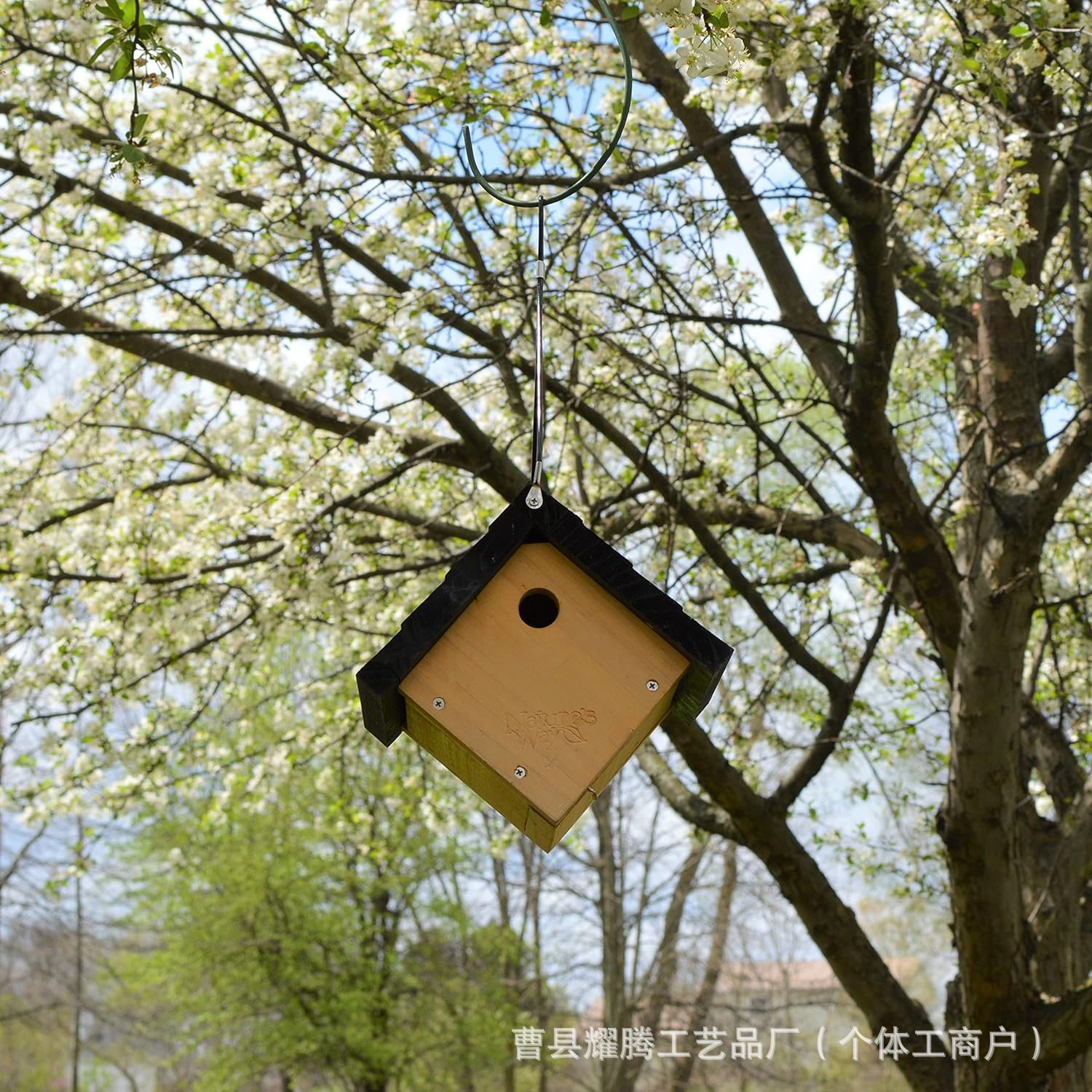 木制三角形鸟窝悬挂树上鸟喂食器可开盖庭院鸟舍装饰挂件栖息木窝