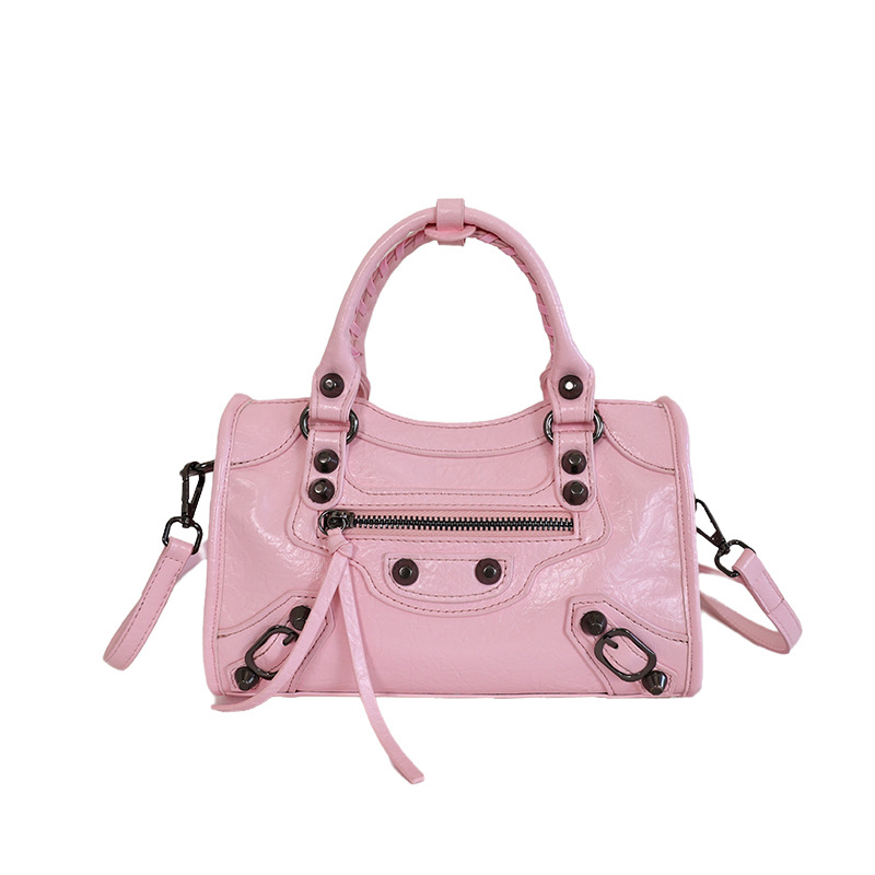 High-end sensitividad portátil clavos locomotora almohada bolso para mujeres 2026 nuevo cross-border fresco bolso de hombro de estilo de mujer