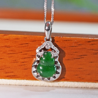 Platinum PT950 Cultivation Diamonds Emerald gourd Pendant clavicle moral Fluke
