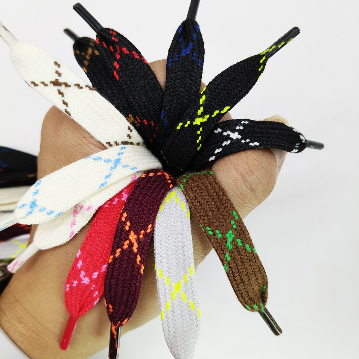 48 colores 10mm poliéster punto de salto de color cruzado doble hueco cordón plano adaptado para skate casuales unisex