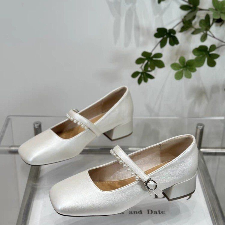 Spring and Autumn Shallow Mouth Evening Breeze Gentle Shoes Pearl Matching Skirt Thick Heel French Fairy Style Single Shoes Women's Shoes