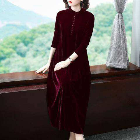 Plus-Size Velvet Long Dress, Slimming Autumn Style, Long-Sleeve Pullover with Buttons, 2026 New Winter Black Dress for Women