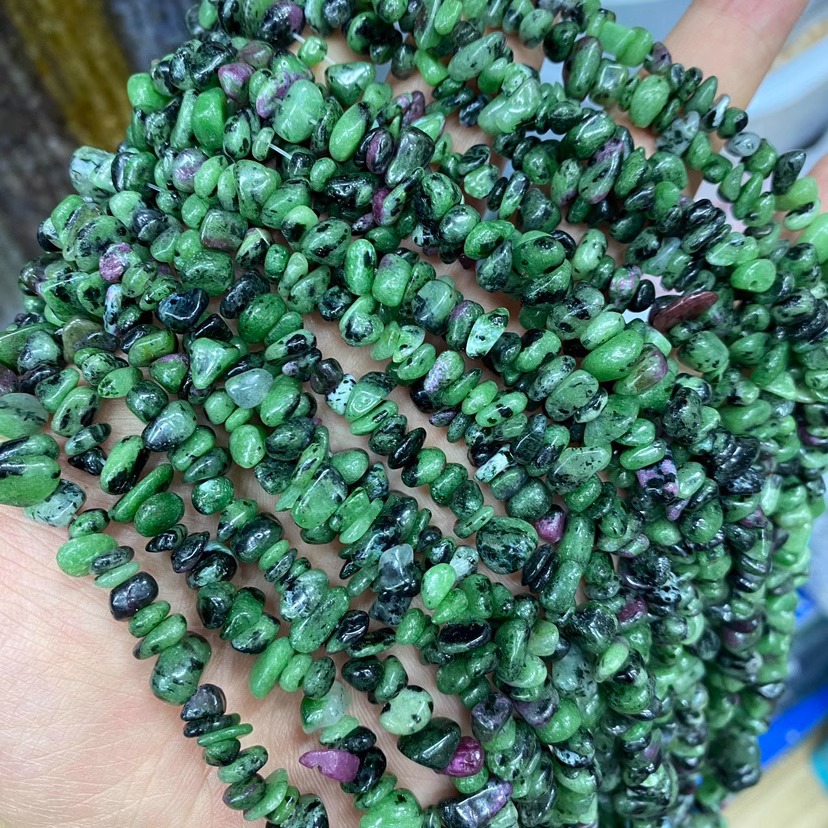 천연 빨간색과 녹색 보물 자갈 긴 끈 자갈 5-7mm, 길이 약 85cm