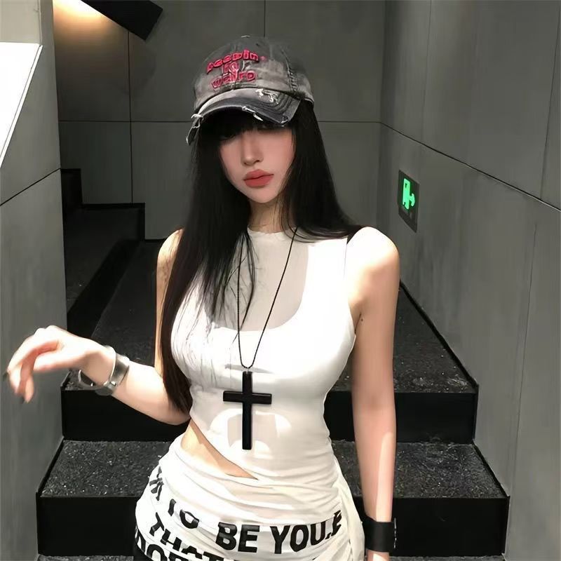 Retro Dark Y2K Subculture Wooden Cross Necklace Men and Women Xiao Qi Necklace Cross Necklace Halloween Retro Dark Y2K Subculture Wooden Cross Necklace Men and Women Xiao Qi Necklace Cross Necklace Halloween