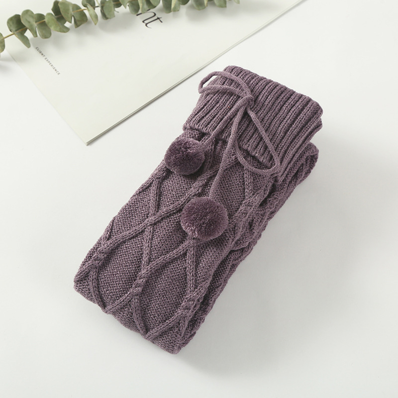 Calcetines morados por encima de la rodilla