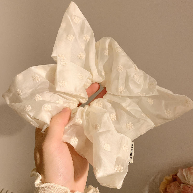 1 # flor pequeña bordada blanca lechosa-círculo cuadrado de unos 20cm