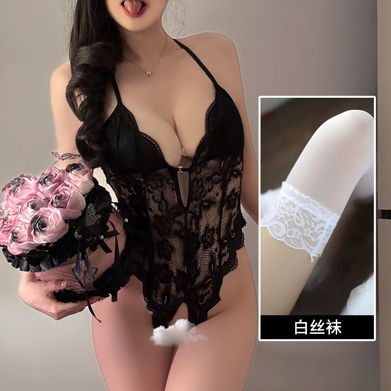 Ropa interior sexy seduce a su esposo, ropa interior clara y divertida, sexo de alto nivel, diversión al aire libre, exposición, entrenamiento, deseo puro, viento y cabello