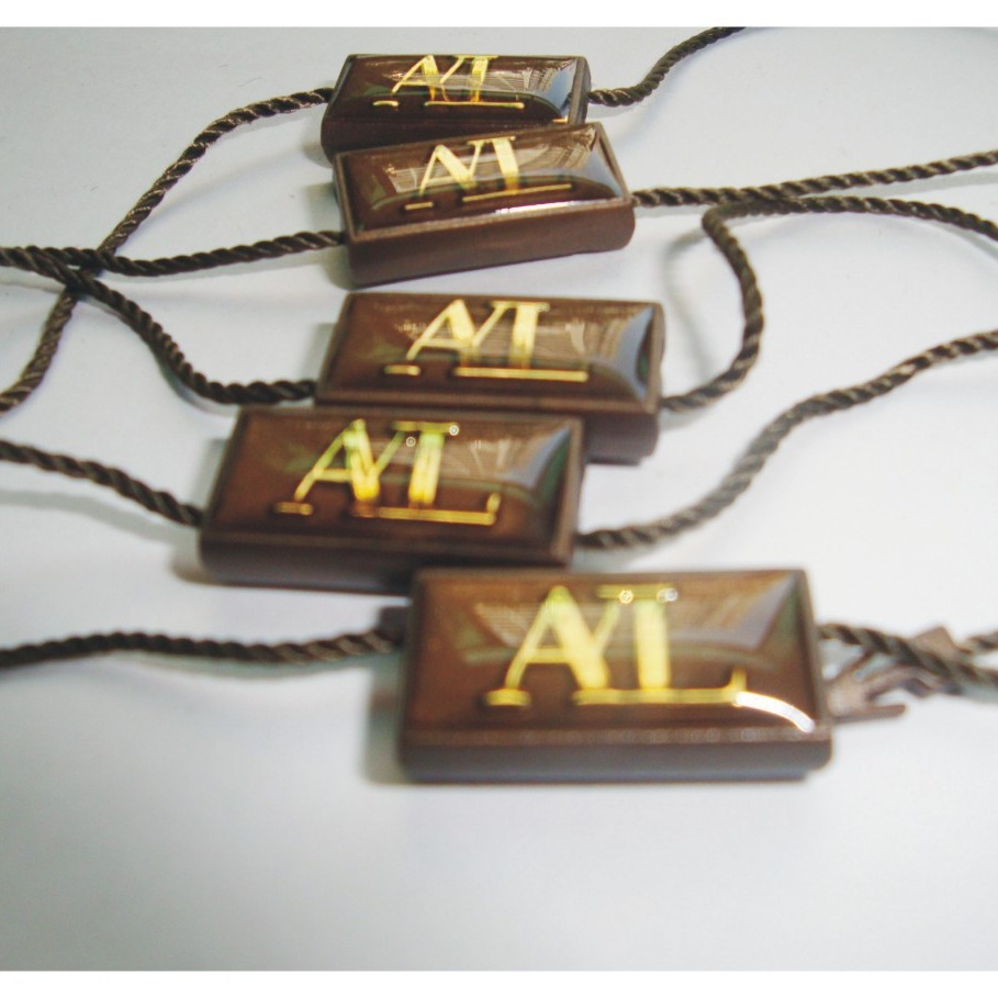 专业厂家生产批发 服装滴胶蜡绳挂绳吊粒 光泽感刻字烫金吊绳吊粒