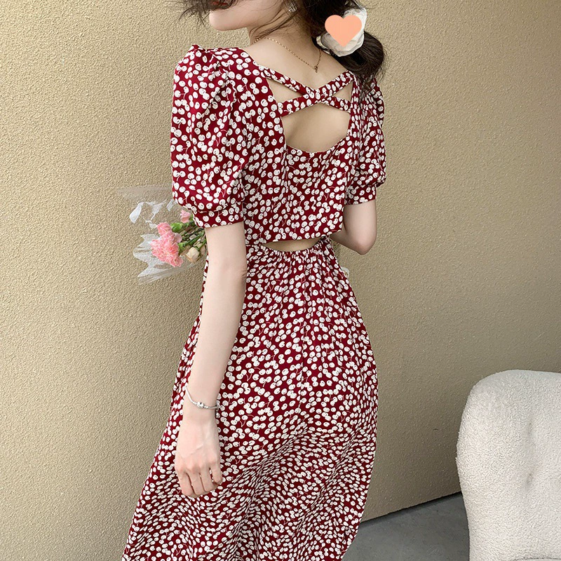 Летнее платье 2025 года, новая модель, с завышенной талией, средней длины, с открытой спиной, ажурное, с французскими пышными рукавами, квадратным вырезом, коротким рукавом, с цветочным принтом.