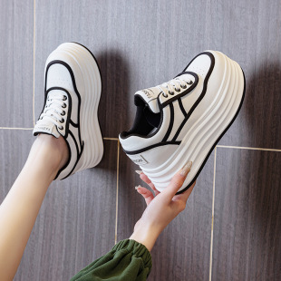 8cm Height-Increasing Panda Shoes with Color-Blocking Design Versatile Casual Shoes 2025 Early Spring New Korean Version Thick-Soled White Shoes for Women